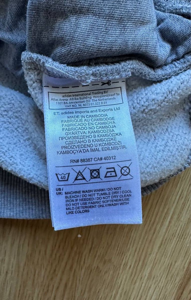 Adidas Pullover & Sweatshirts: Adidas Originals Pullover  – Gebraucht aus Pfäffikon ZH von Nataliia. 2
