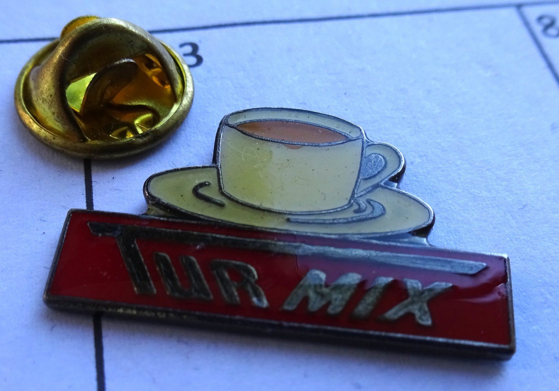 Placchette & Badge: Pin Tasse Kaffee  TUR MIX – Usato da Utzenstorf venduto da BUtter81