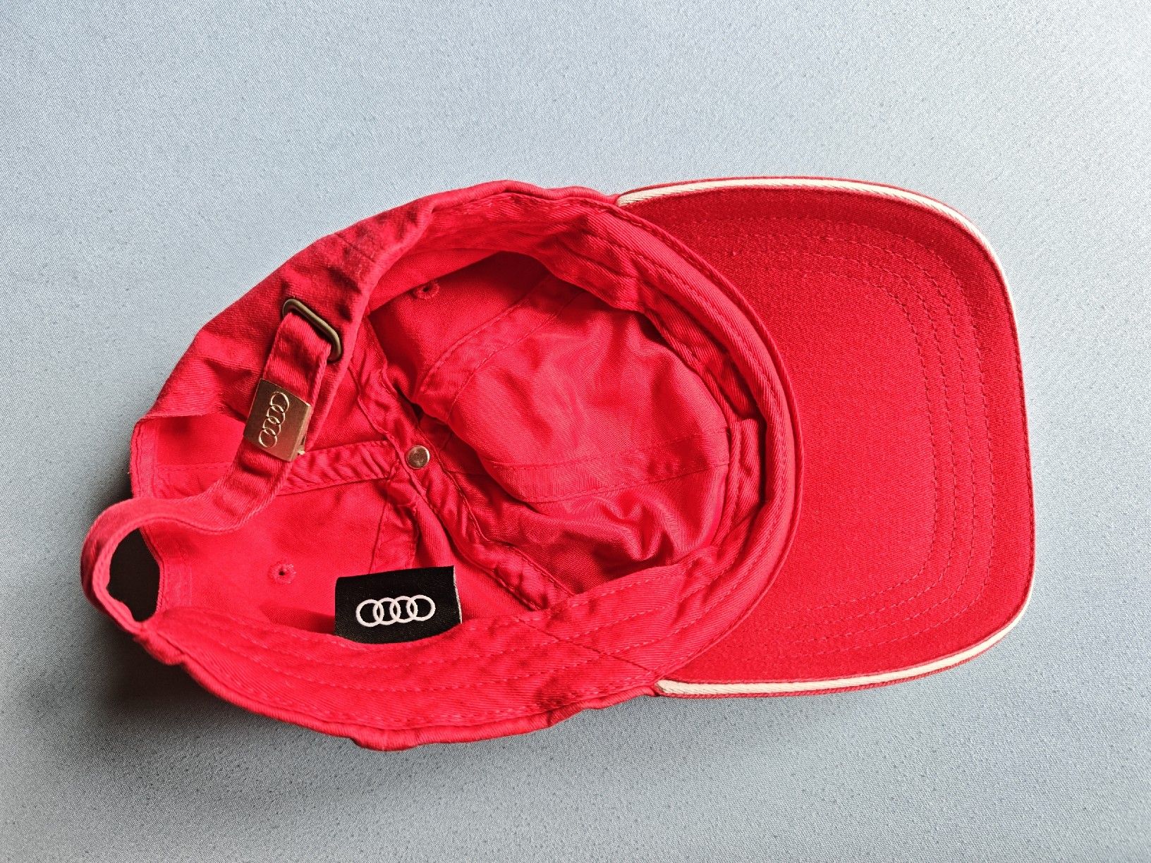 Audi Copricapi, berretti & cappellini: Audi Quattro Cap rot – Usato da Herisau venduto da byToxiiiical 1