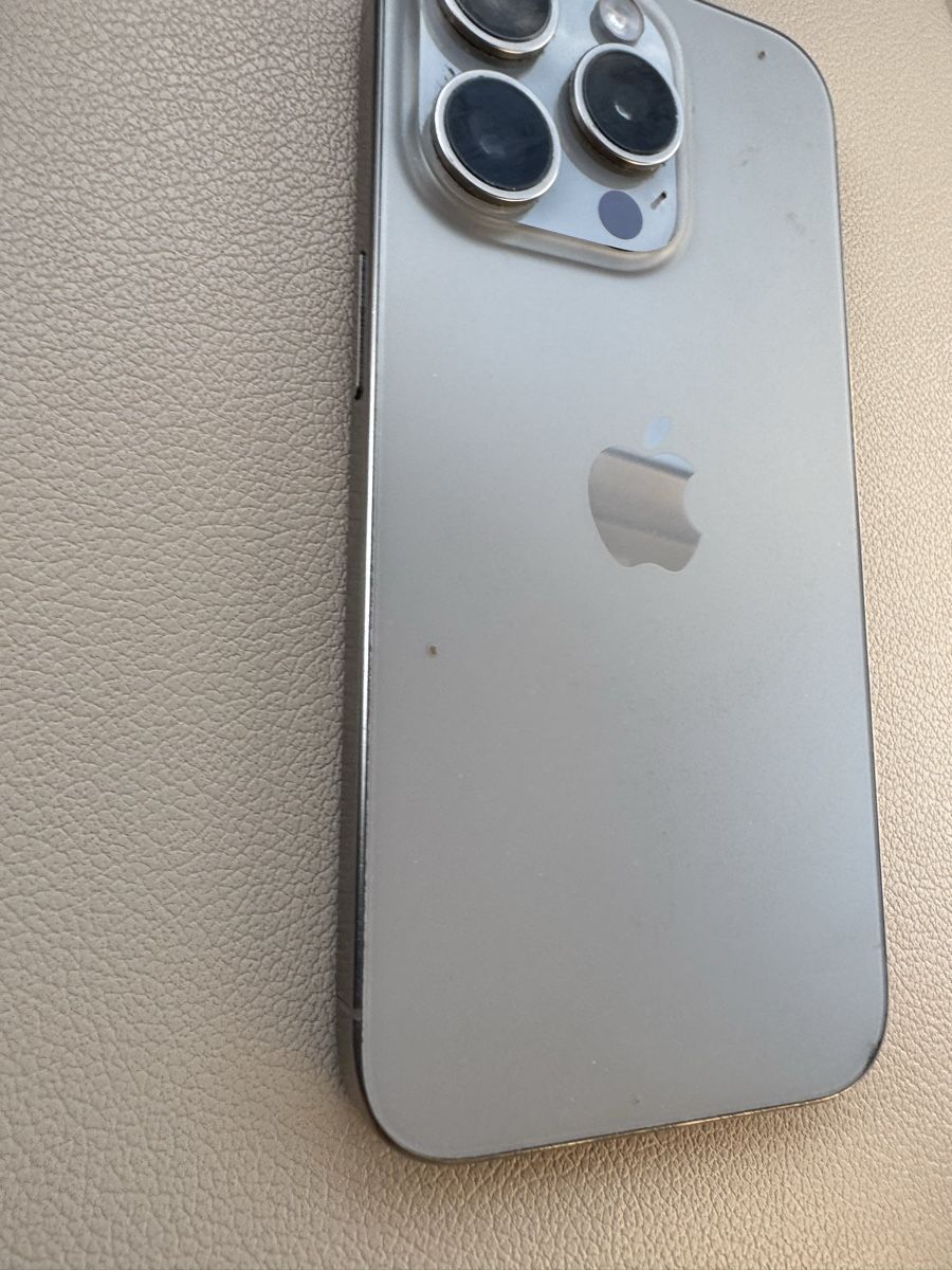 Apple Telefoni cellulari / Smartphones: i Phone 15 Pro – Difettoso da Saxon venduto da Elviis