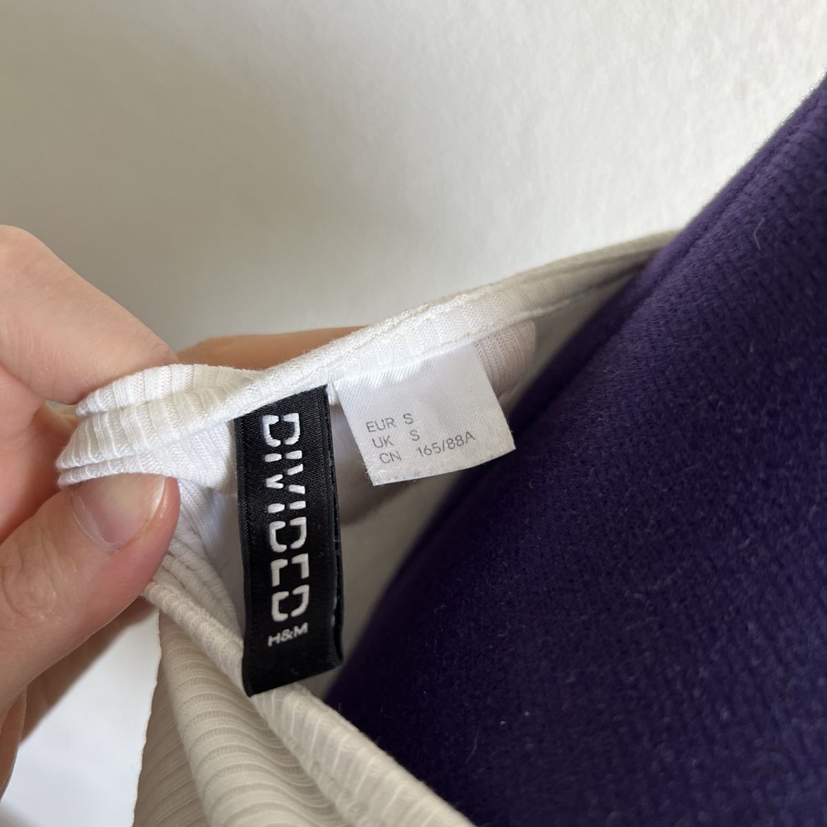 H&M Top: H&M Rib Top Weiss S – Usato da Tagelswangen venduto da SpicyChicken 3