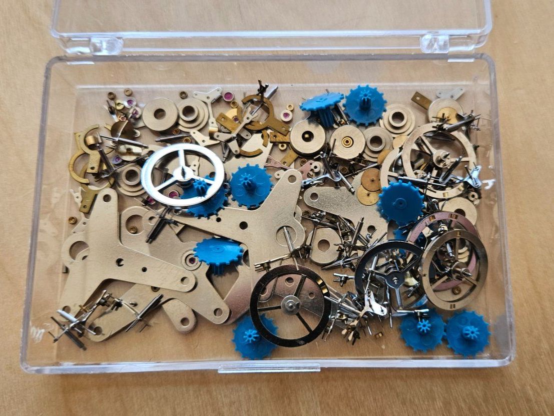 Montres: Diverse Uhrwerk Komponenten zum Basteln ect. – D'occasion à Lenk im Simmental par oli66661
