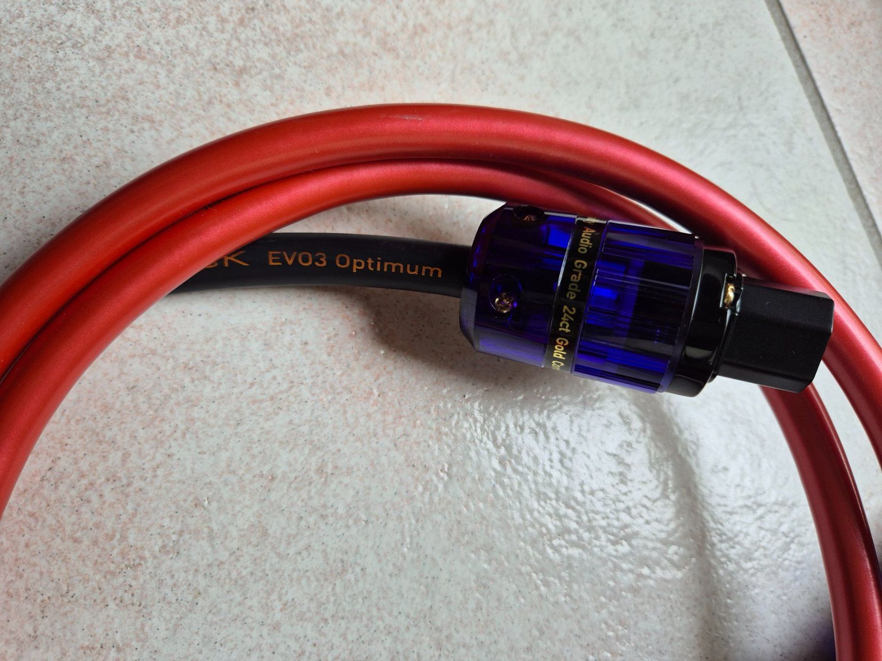 Isotek Cavi: IsoTek EVO3 Optimum Netzkabel (SchuKo/C15) 2.0m – Usato da Beringen venduto da 2015ursh 2