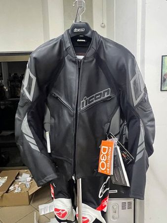 Veste en cuir ICON HYPERSPORT 2 48 (S)