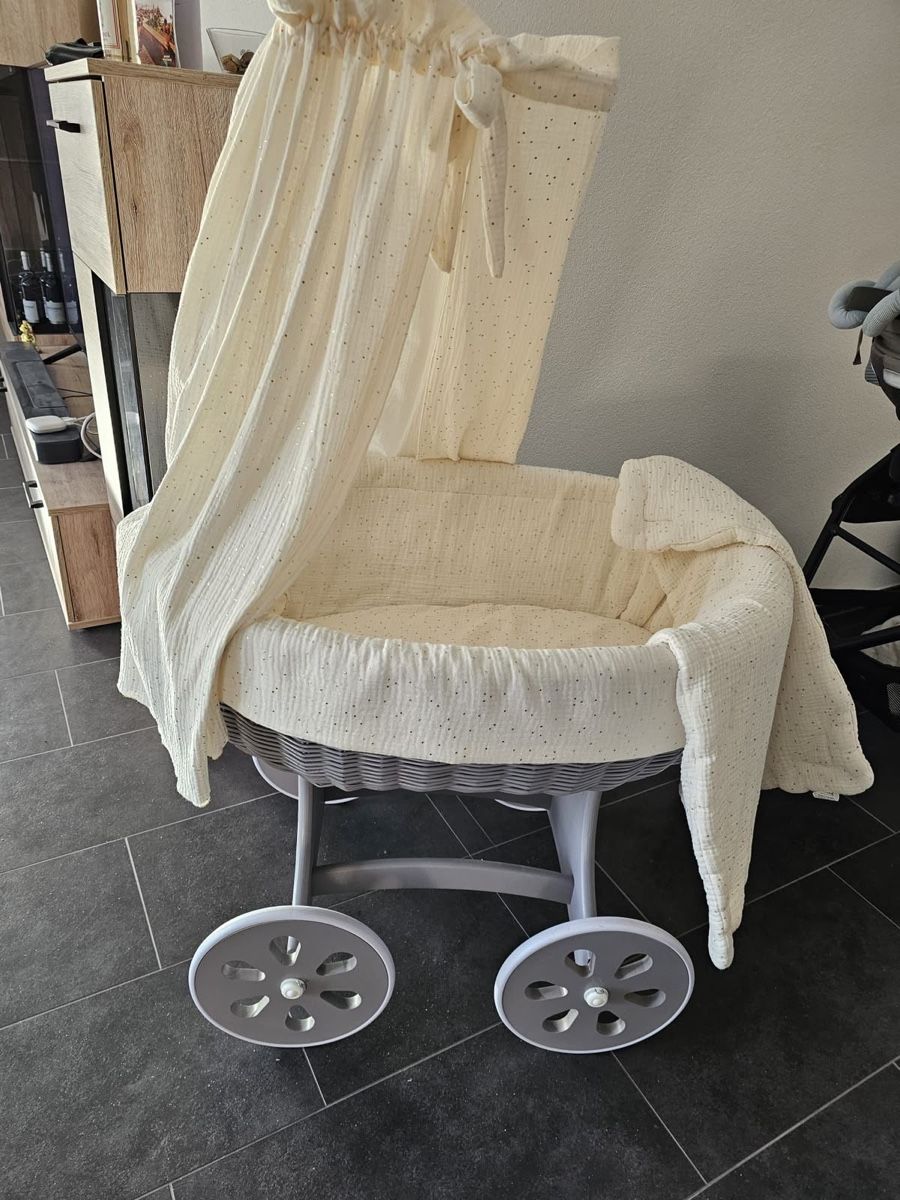 Culle: Baby Wiege - Wie neu  – Usato da Sirnach venduto da D.SecondChance