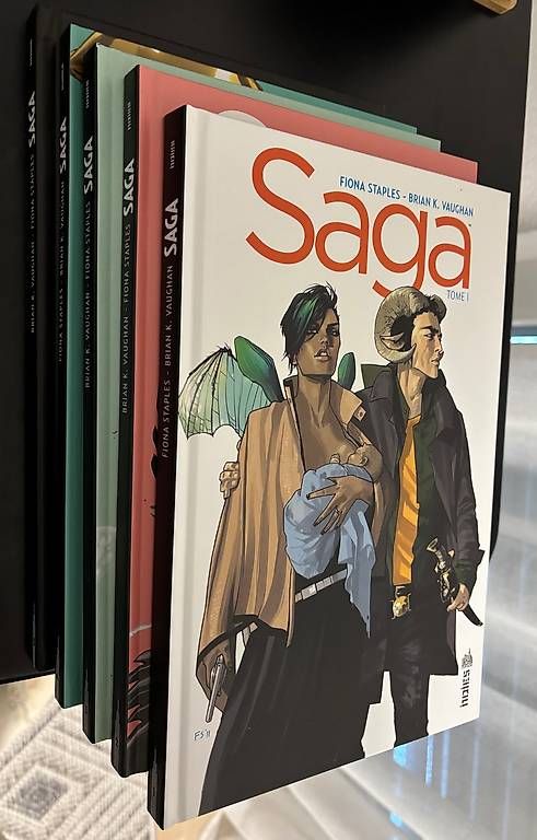 Fumetti: Saga - Comics en Français Tome 1- 5 – Usato da Granges VS venduto da Glokta