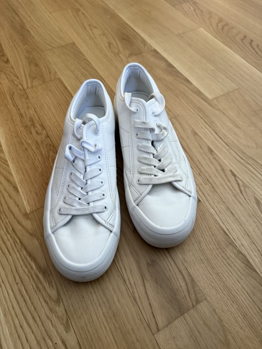 Zara Chaussures femmes: Zara Schuhe Grösse 37 – D'occasion à Biel/Bienne par Husseinsheikho 1