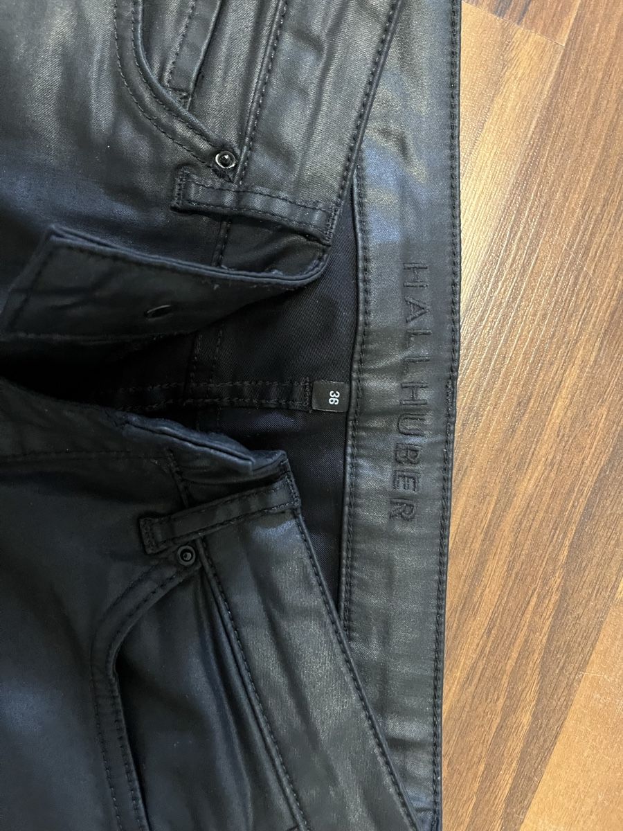 Hallhuber Hosen: Hose fake Leder – Gebraucht aus Dielsdorf von jes_9kx7 1