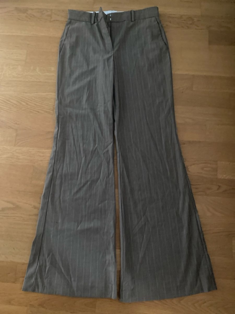 Mango Pantaloni: Pantalon de tailleur Mango 🤩 – Usato da Villeret venduto da Laloer22