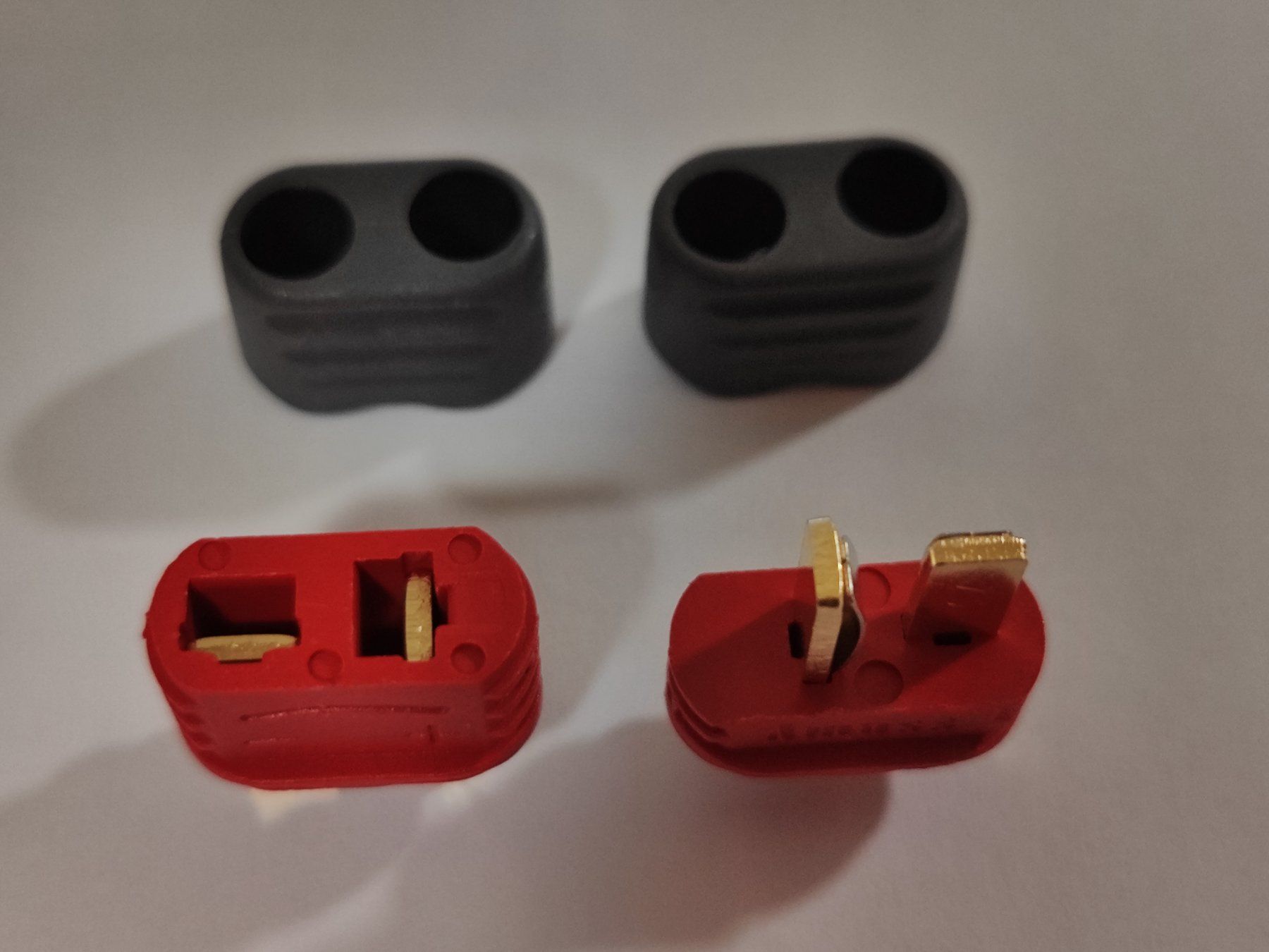 Modellismo RC: Set T-Deans Stecker - 5 Stecker & 5 Buchsen mit Kappen – Nuovo e nell'imballaggio originale da Uzwil venduto da Bruchpilot64 1