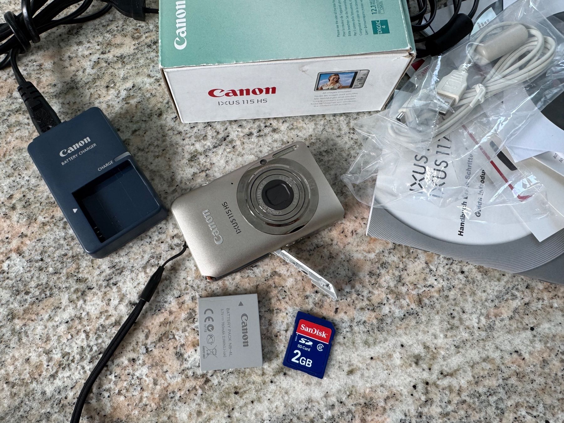 Canon Fotocamera: Canon IXUS 115 HS Kompakte Digitalkamera – Usato da Frauenfeld venduto da lind11 6