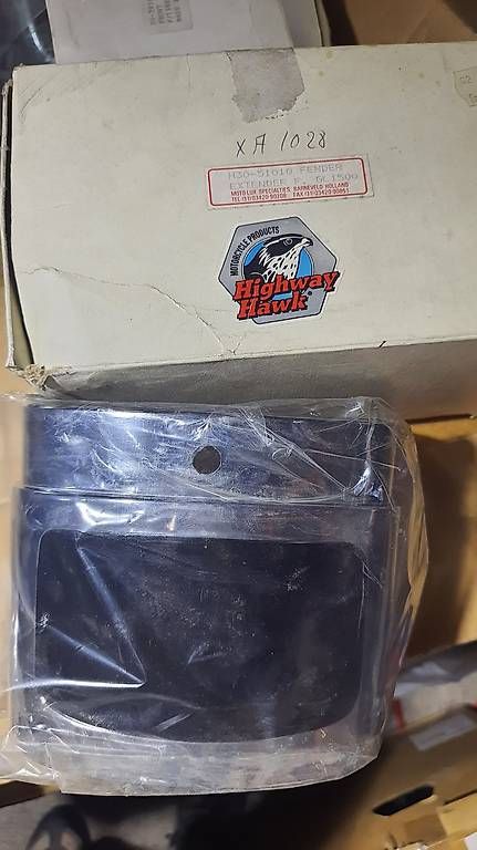 Tutti i ricambio per moto: Front fender Honda GL 1500 – Usato da Grabs venduto da Neuton 2