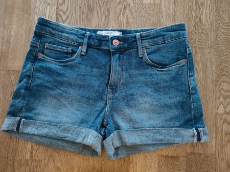 Jeans Shorts / H&M / EUR 26