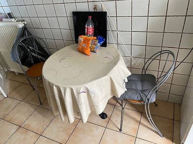 Tavoli: 1table ronde et 2 chaises IKEA "VINTAGE" – Usato da Lausanne venduto da fif_8dgg