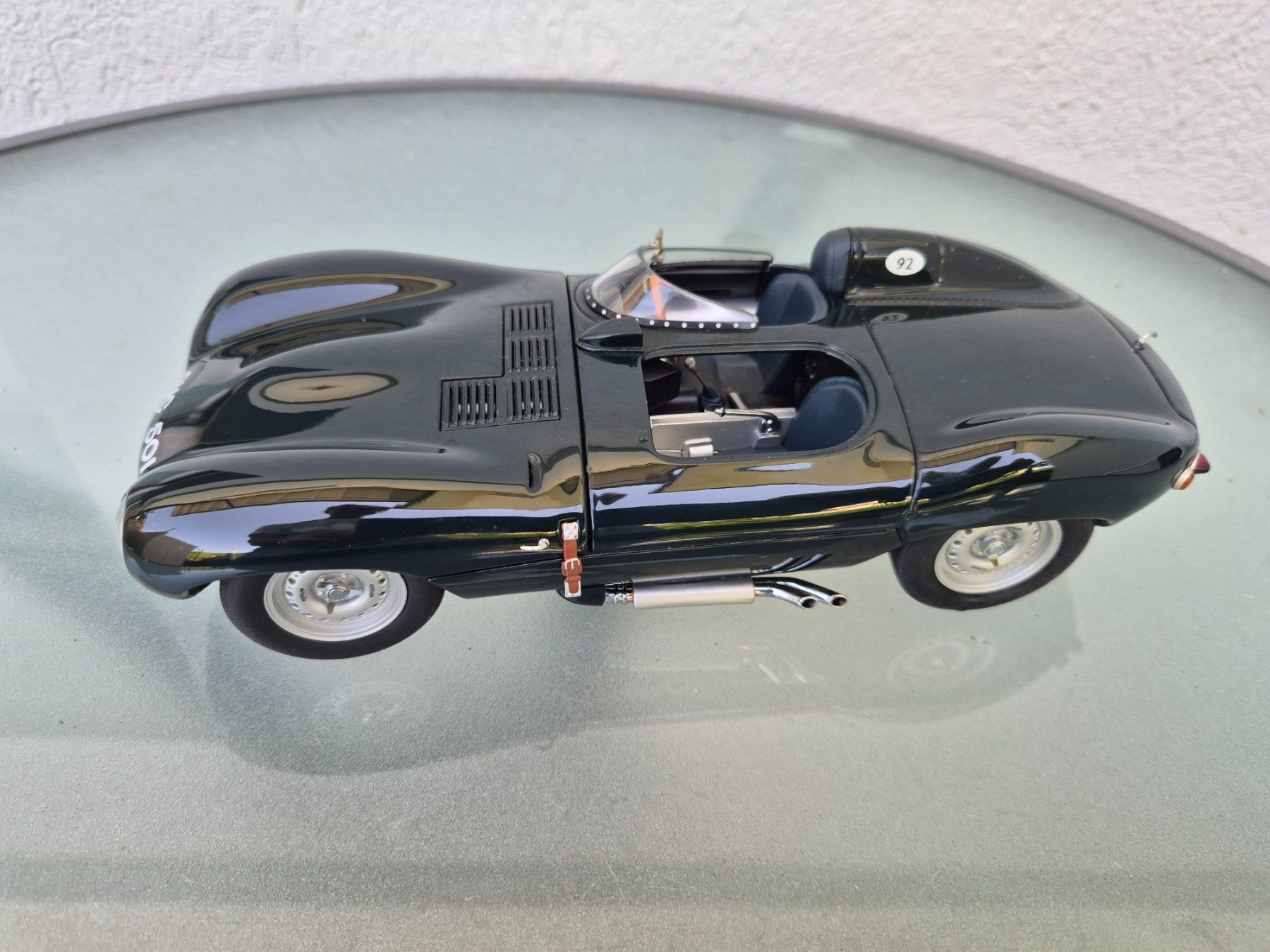 Jaguar Modellini d'auto: Jaguar D-Type von Auto Art 1:18 – Usato da Oberbuchsiten venduto da laffite54 1