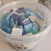 1 Kg Rayher Mosaicsteine ca. 325 Stk 2x2cm blau weiss grau