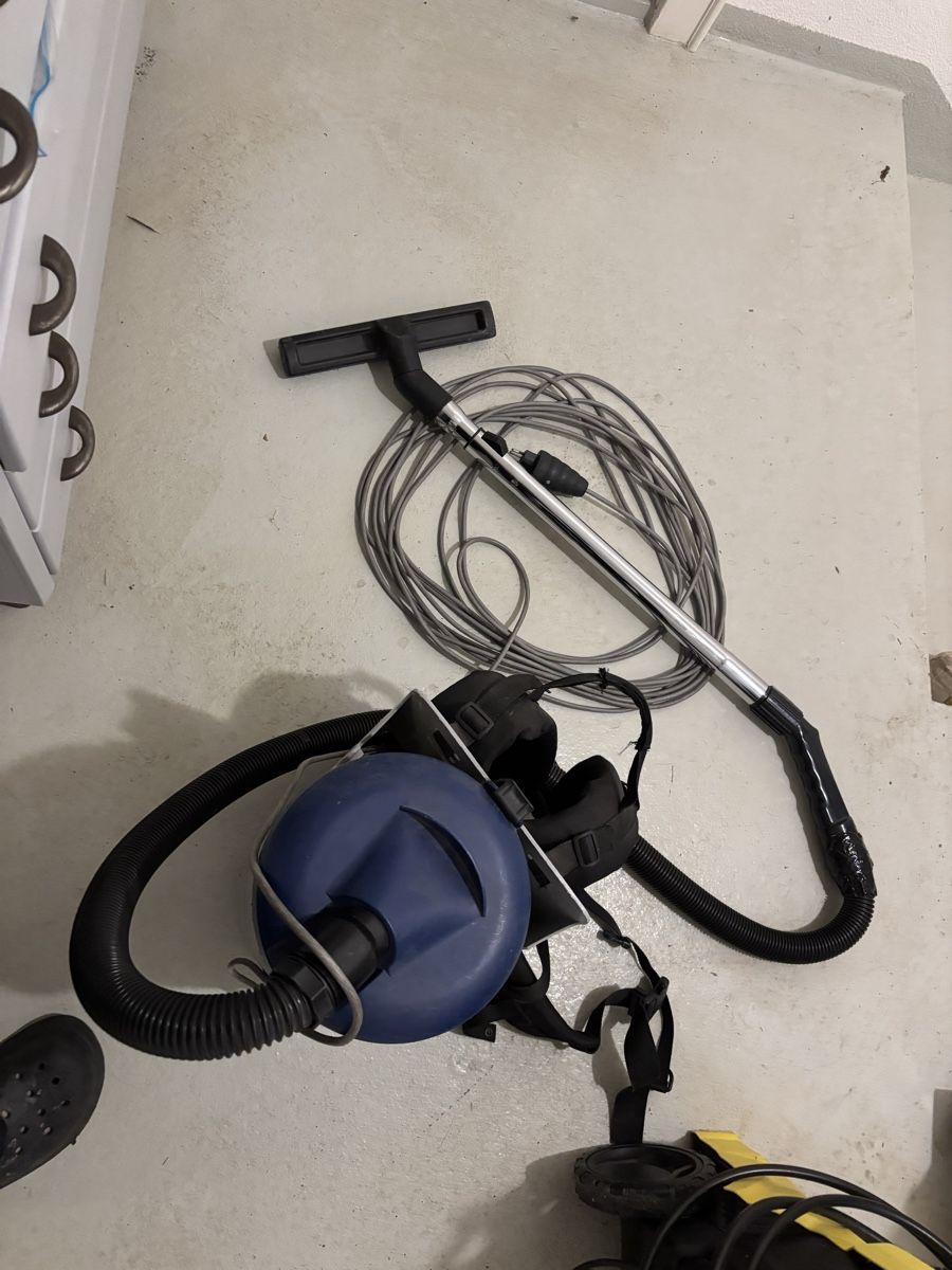 Aspirapolveri & Accessori: Rucksacksauger – Usato da Triesen venduto da diva-jenny