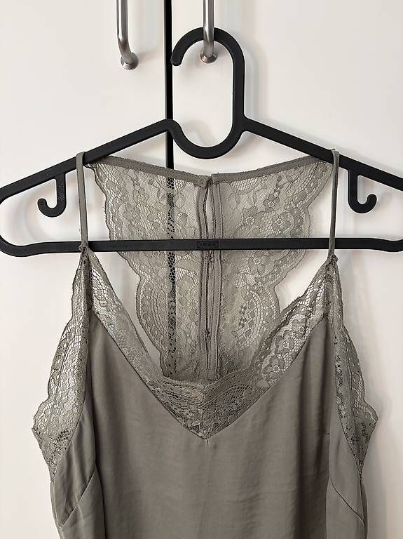 Tops: Feines, pastell-hellgrünes Sommeroberteil, Grösse 36 – Gebraucht aus Zürich von Tamara066 1