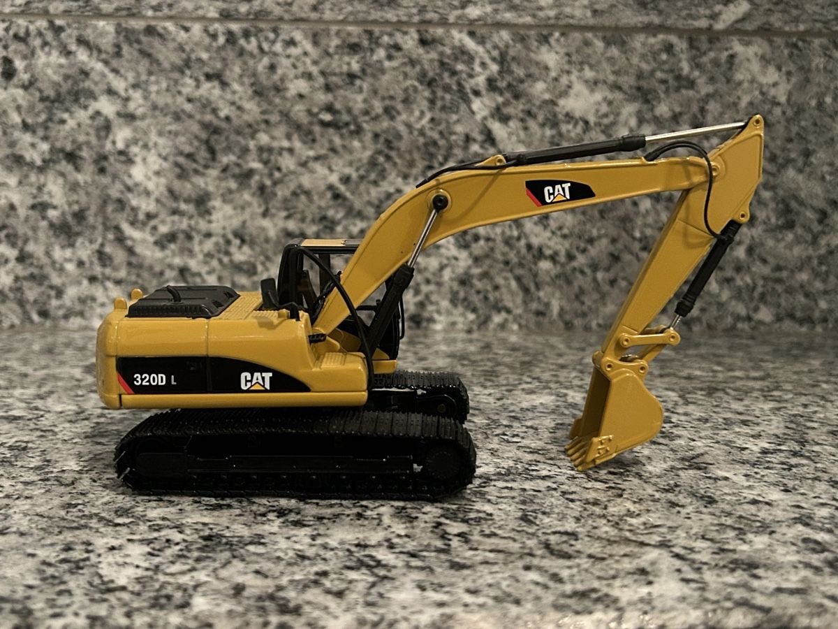 Caterpillar Modellbausätze & Standmodelle: Cat 320 D , 1:50 , Norscot – Neu (gemäss Beschreibung) aus Horw von Tigercat635 2