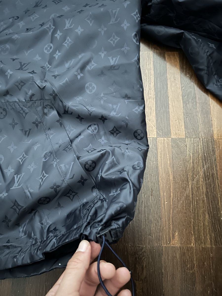 Louis Vuitton Giacche: Louis Vuitton LV Monogram Reversible Navy Windbreaker – Nuovo (secondo la descrizione) da Winterthur venduto da yan_yfz7 7