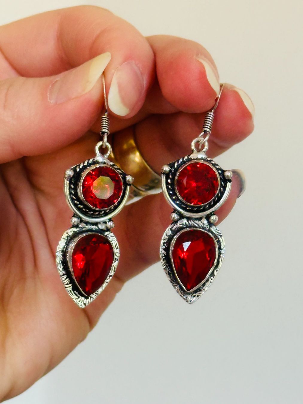 Orecchini pendenti & Orecchini a lobo: Garnet Gemstone Handmade Drop Dangle Earrings Jewelry – Nuovo e nell'imballaggio originale da Genève venduto da AGBERG 9