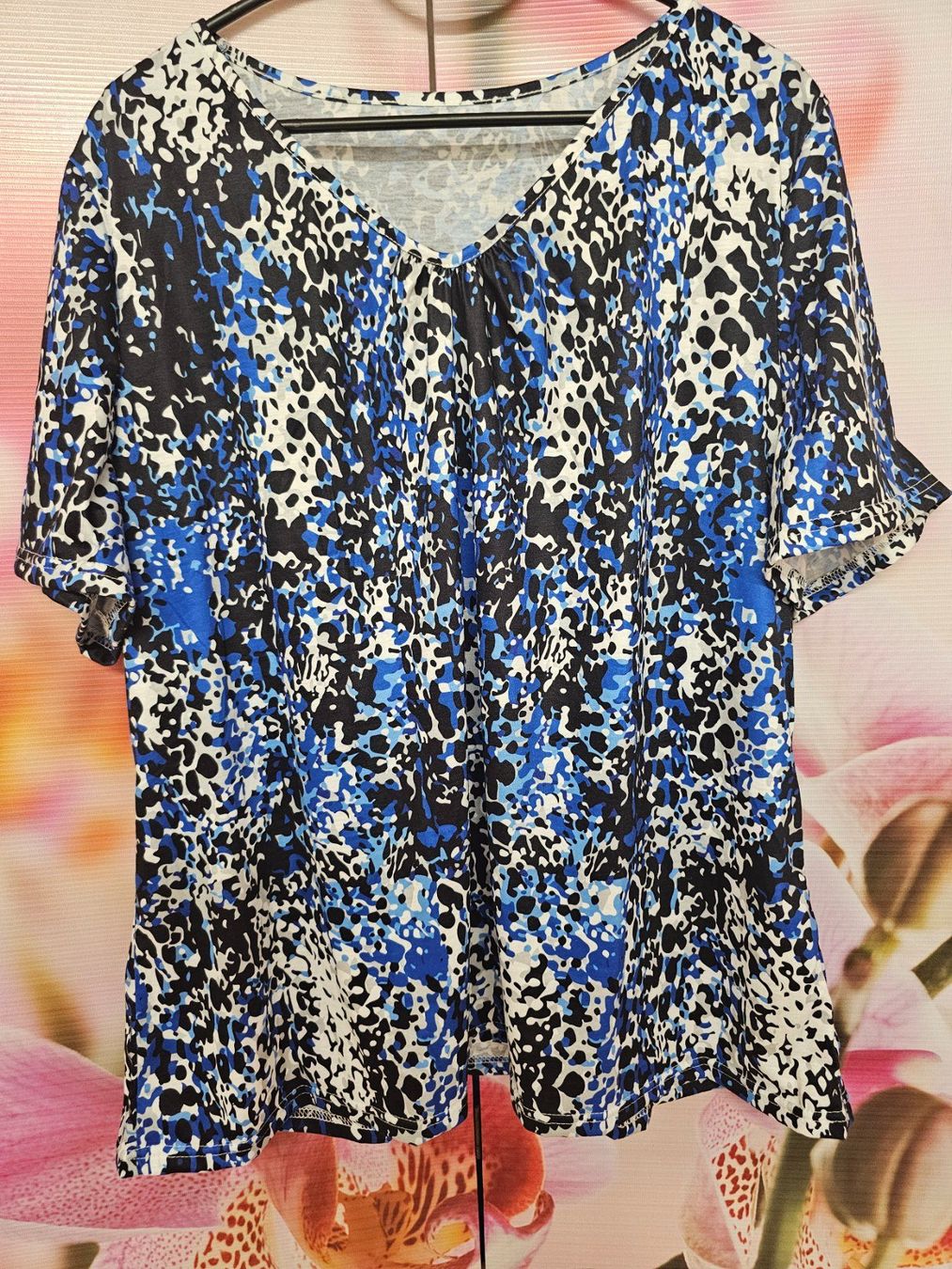 T-Shirts: Damenshirt Schwarz Blau Design Grösse: 2XL – Gebraucht aus Vaduz von pilot1001