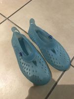 Neuwertige Badeschuhe hellblau 29/30