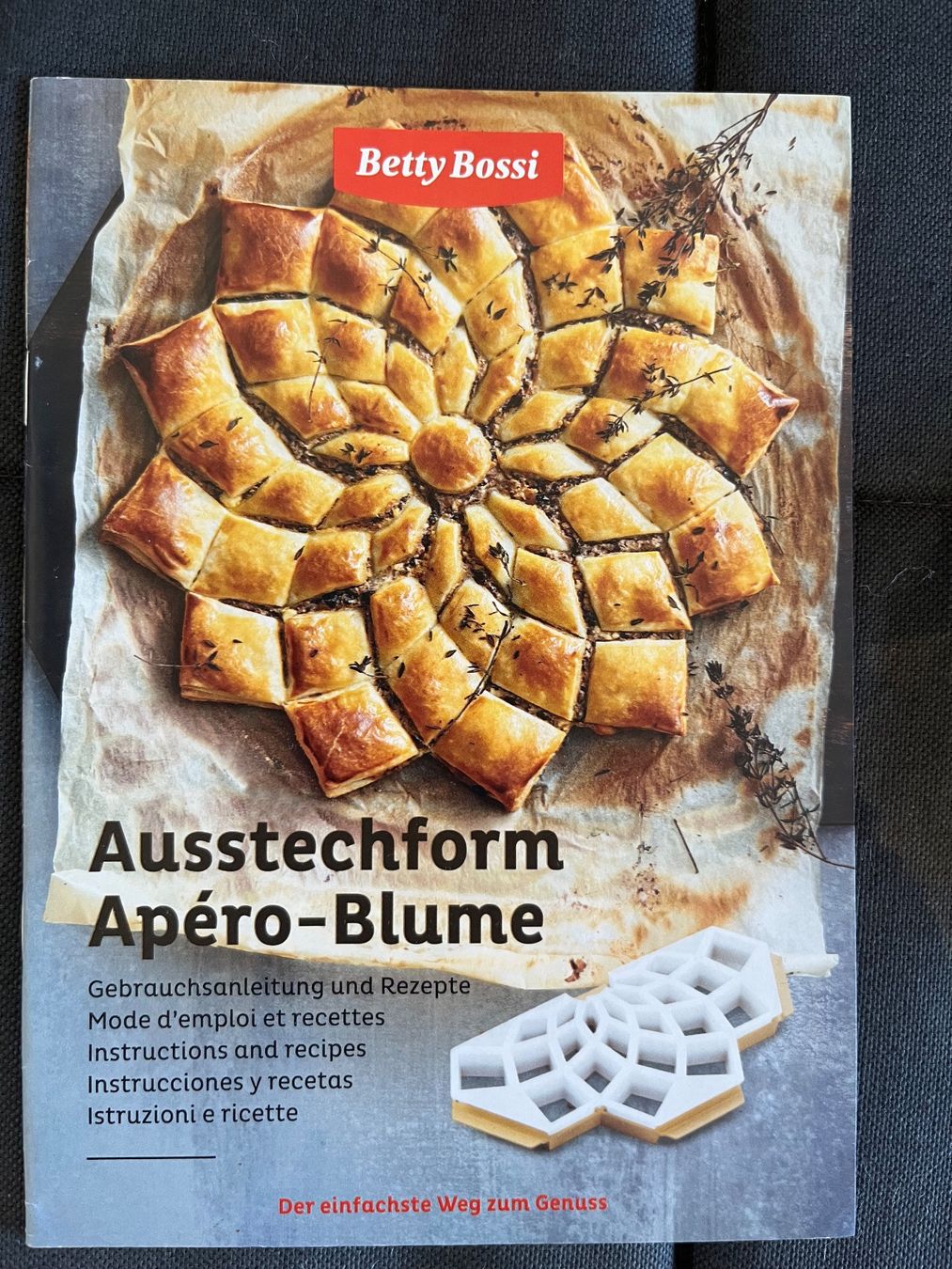 Betty Bossi Elettrodomestici da cucina: Betty Bossi Ausstechform Apéro-Blume – Usato da Baden venduto da Highlight1 3