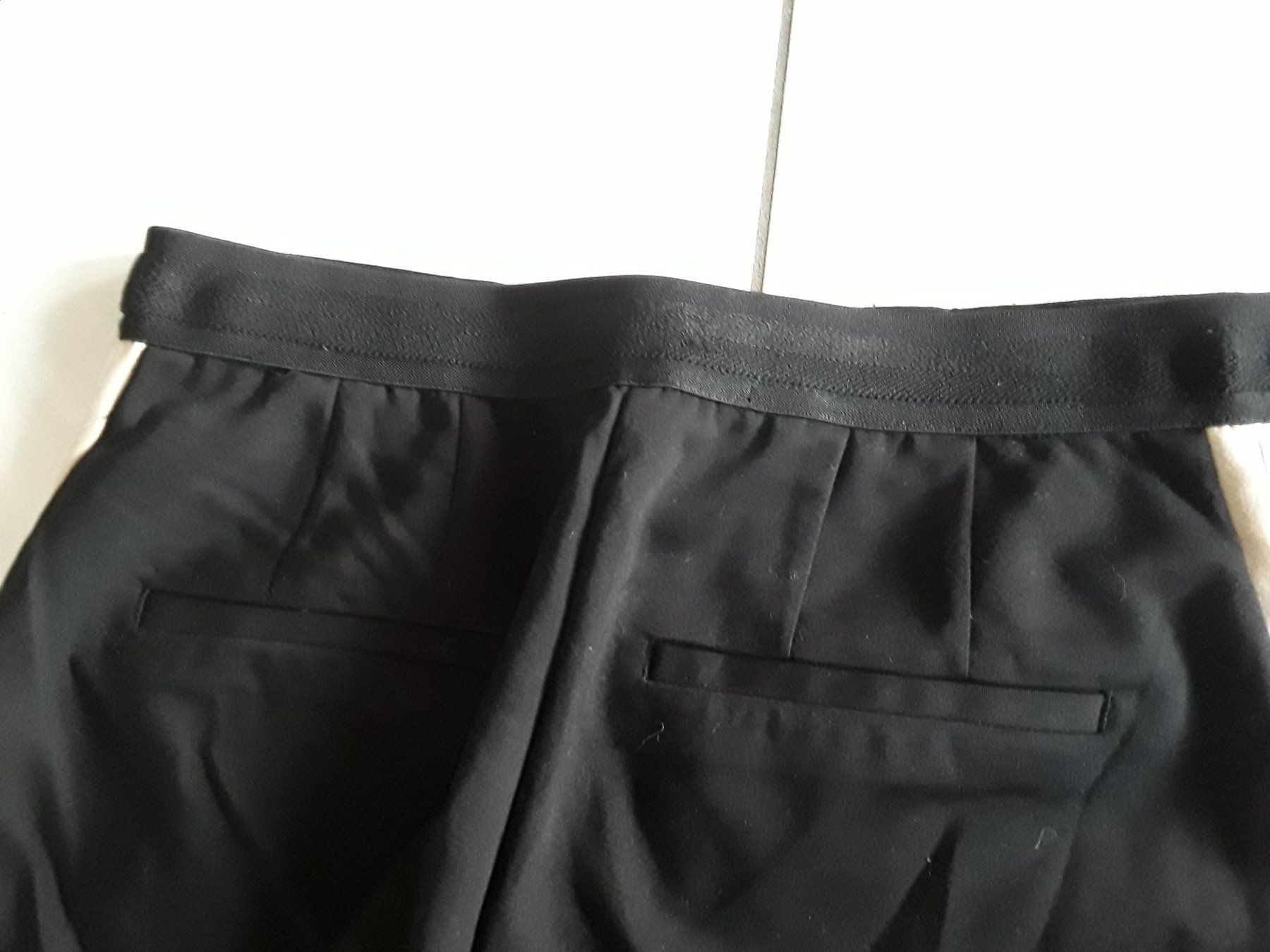 Pantaloni: Zara Basic Hosen XS – Usato da Heimberg venduto da Samprof 4