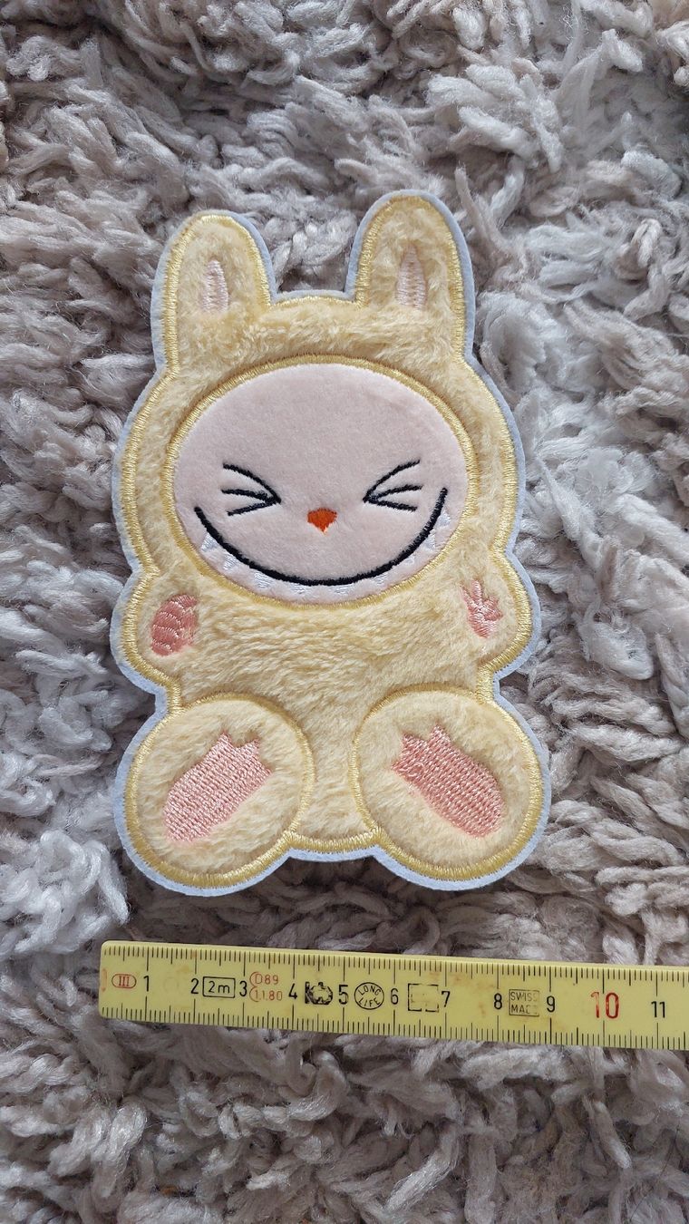 Patches: Niedlicher Labubu Aufnäher gelb – Neu und originalverpackt aus Hittnau von Razorback_1971 2