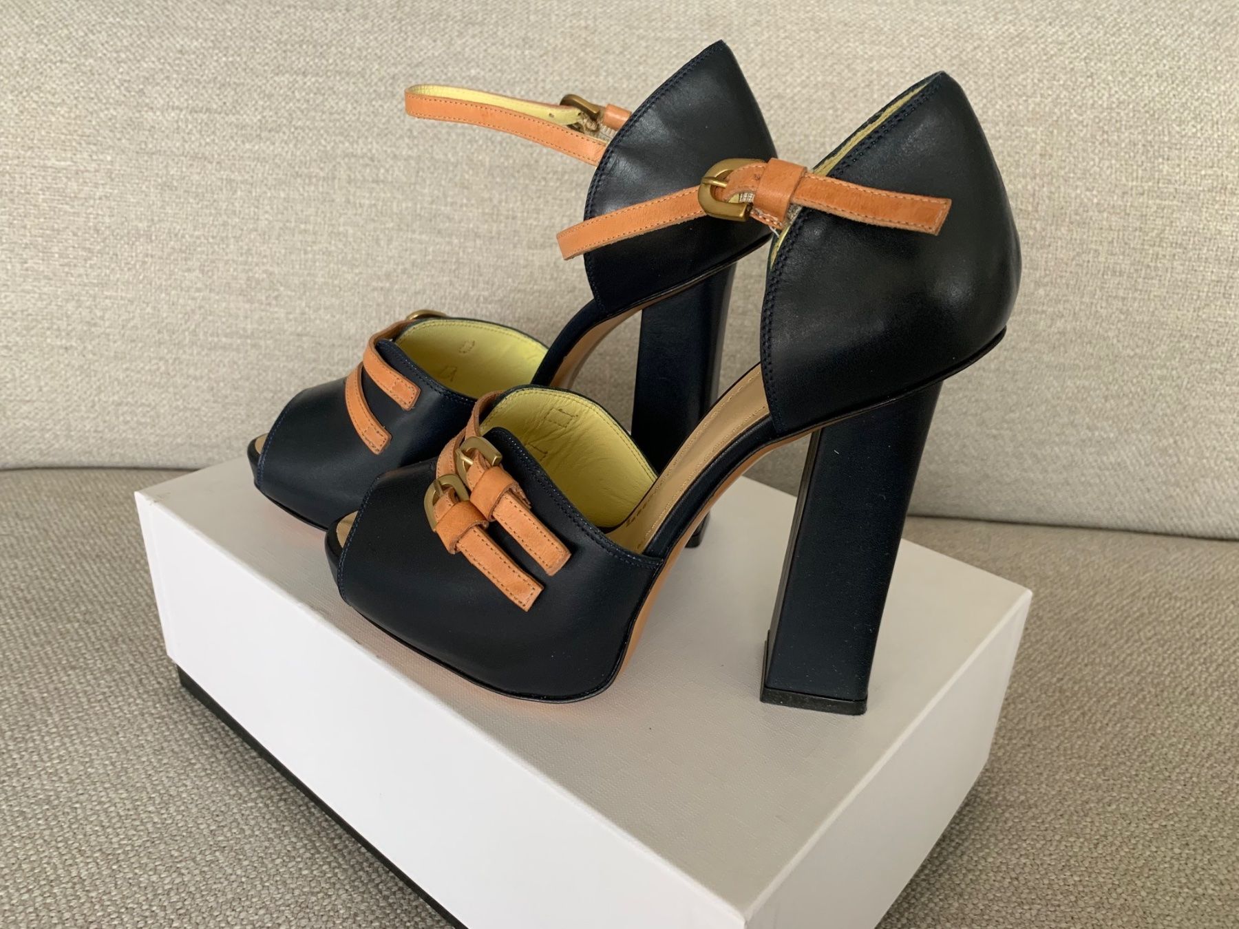 Scarpe da donna: Neue Extravagante Schuhe Pollini Gr 38 – Nuovo e nell'imballaggio originale da Meilen venduto da kroetli 1