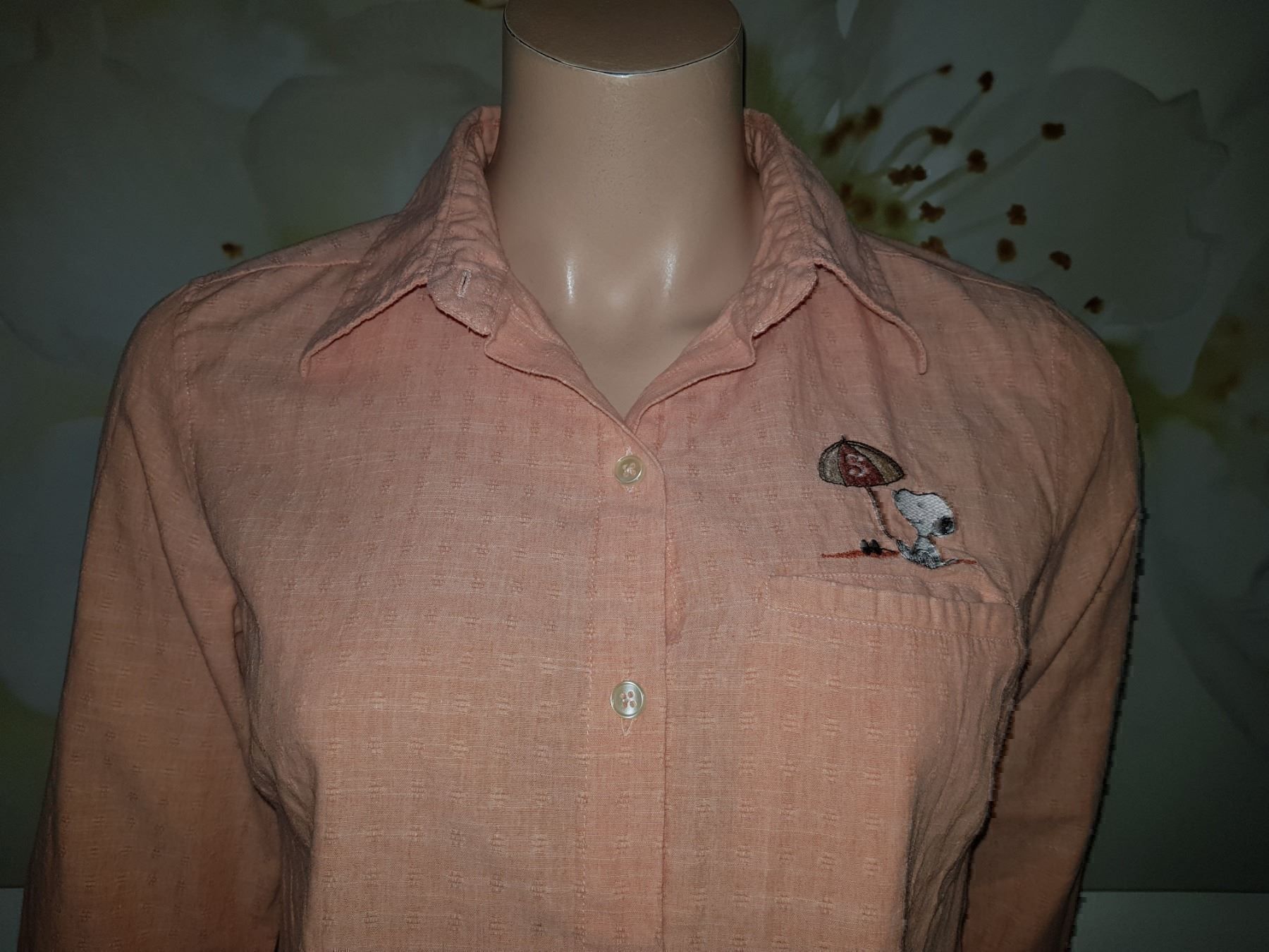 Chemisiers: STUDIO AVENTURES Blouse / Bluse SNOOPY taille / Grosse XS/S – D'occasion à Cossonay-ville par Super-Price-Quality 1