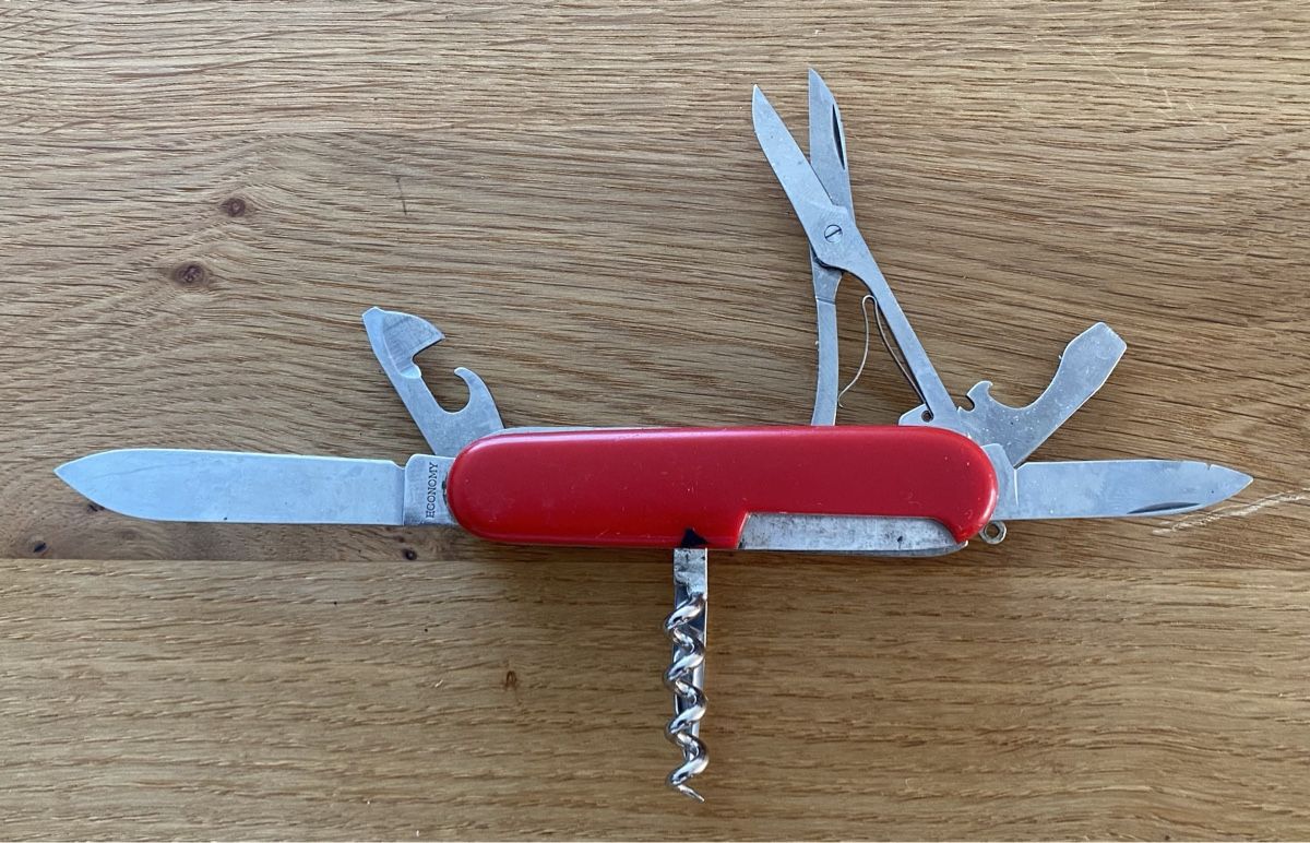 Victorinox Coltelli tascabile: Rotes Victorinox Sackmesser – Usato da Dietikon venduto da dindin01