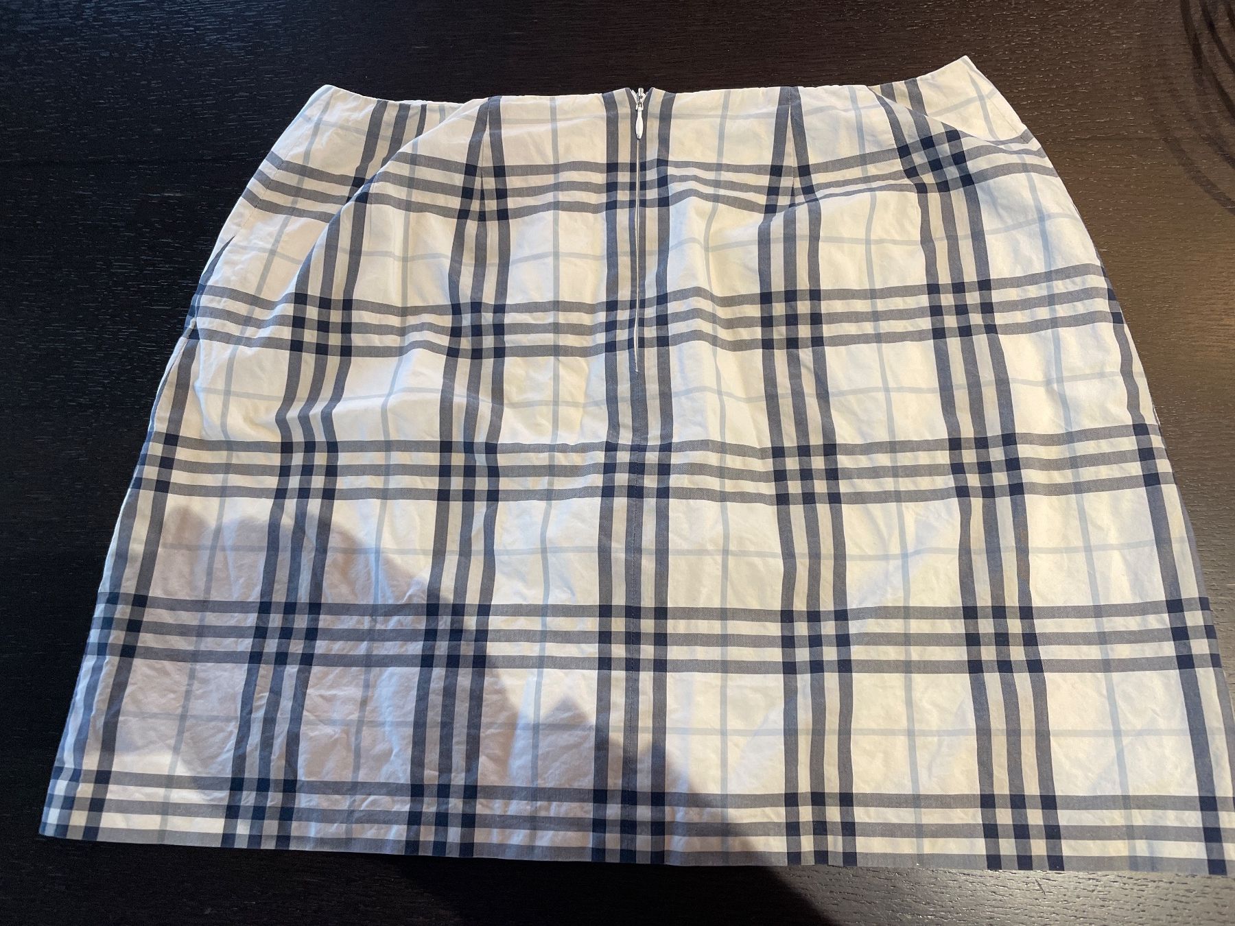 Burberry Gonne: Jupe Burberry blanche taille uk12 – Usato da Gy venduto da ros_h98s 1