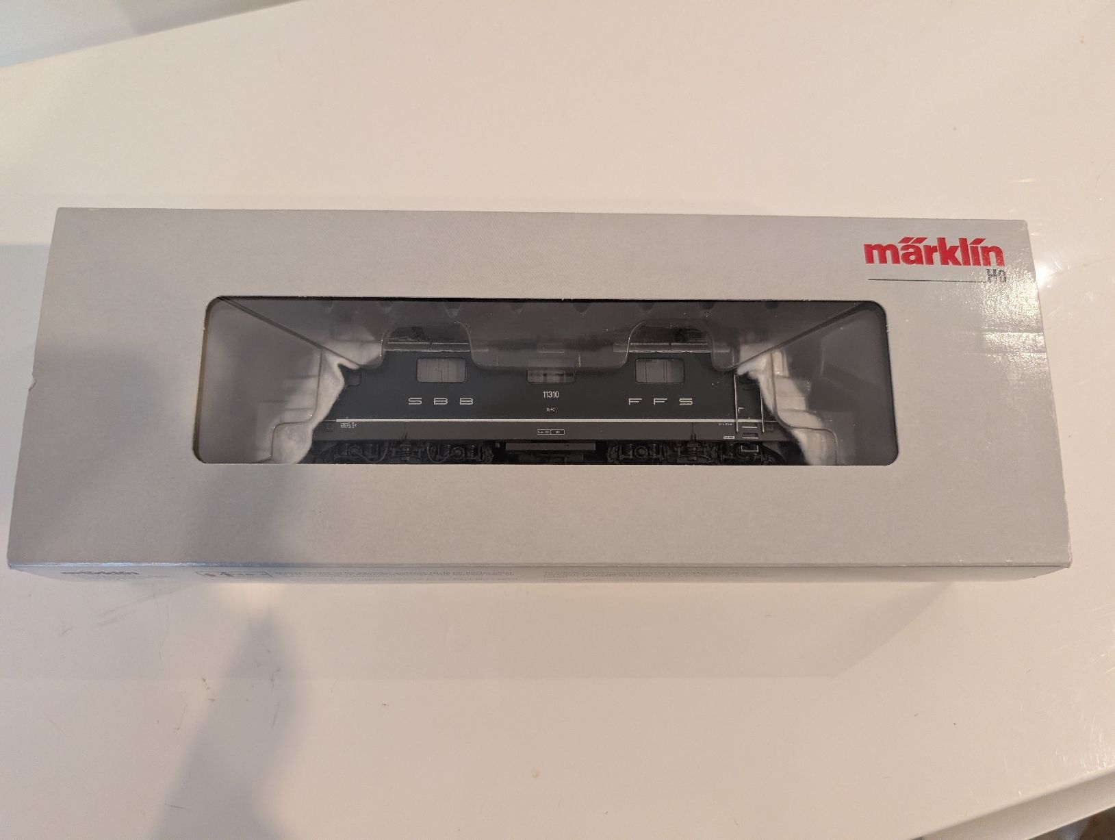 Märklin Modelleisenbahnen: Märklin 37359 SBB Re 4/4 II – Defekt aus Stein/AG von sborn