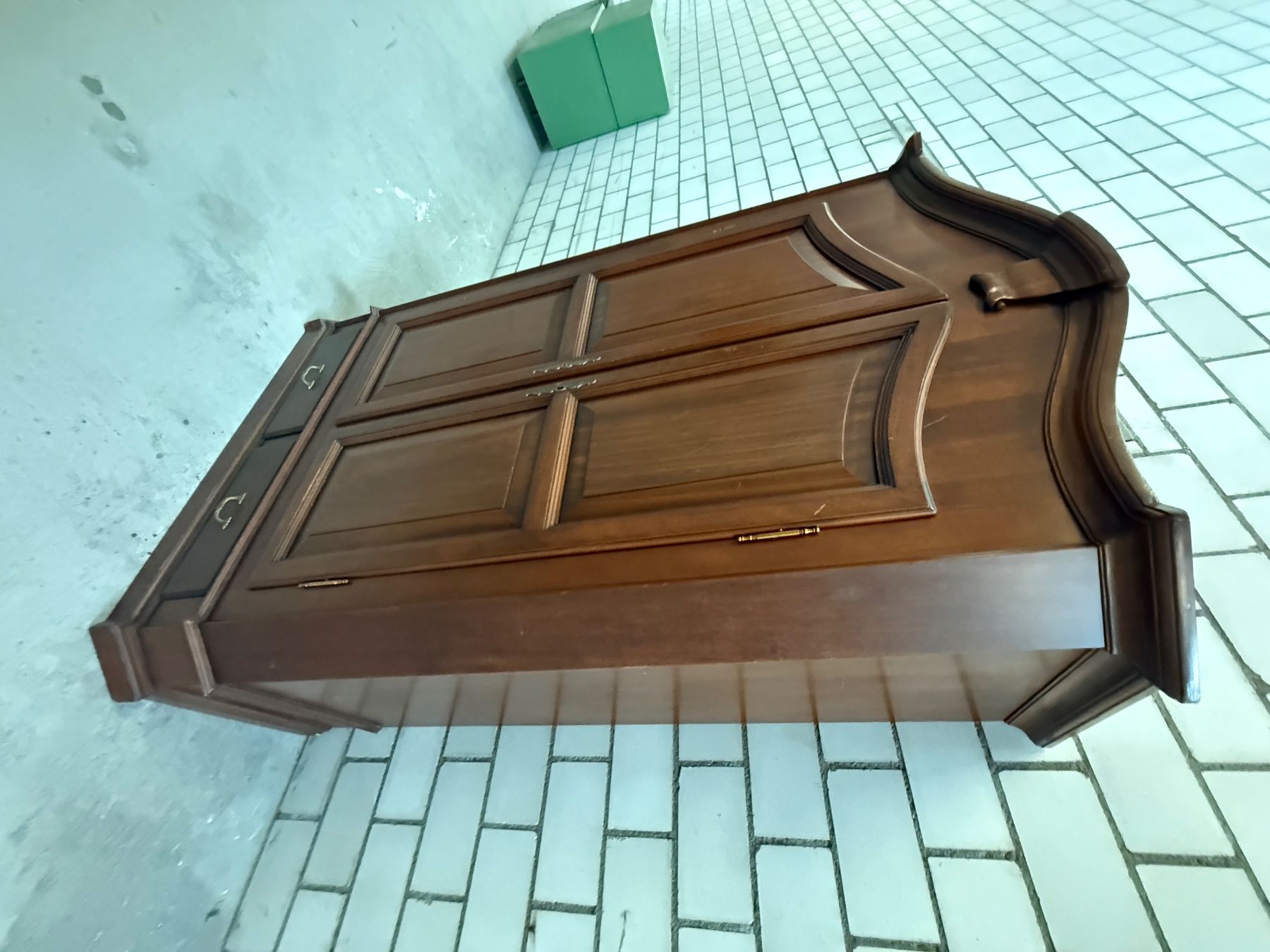 Armoires: Alte Schrank – D'occasion à Horgen par vin_558y 3
