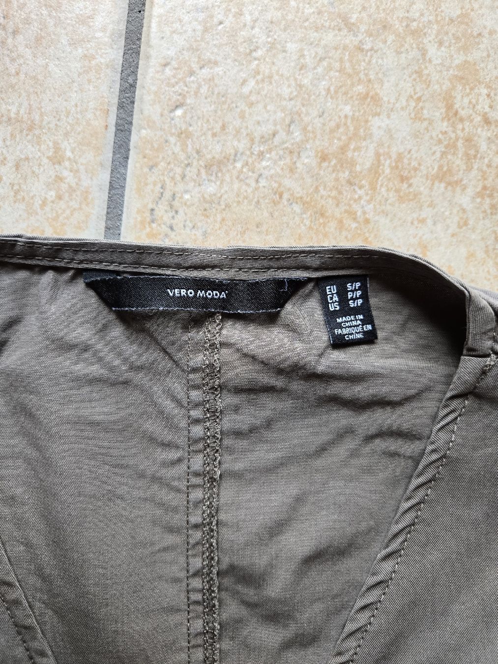 Vestiti: Robe courte Vero Moda – Usato da Sion venduto da Oonathoo 1