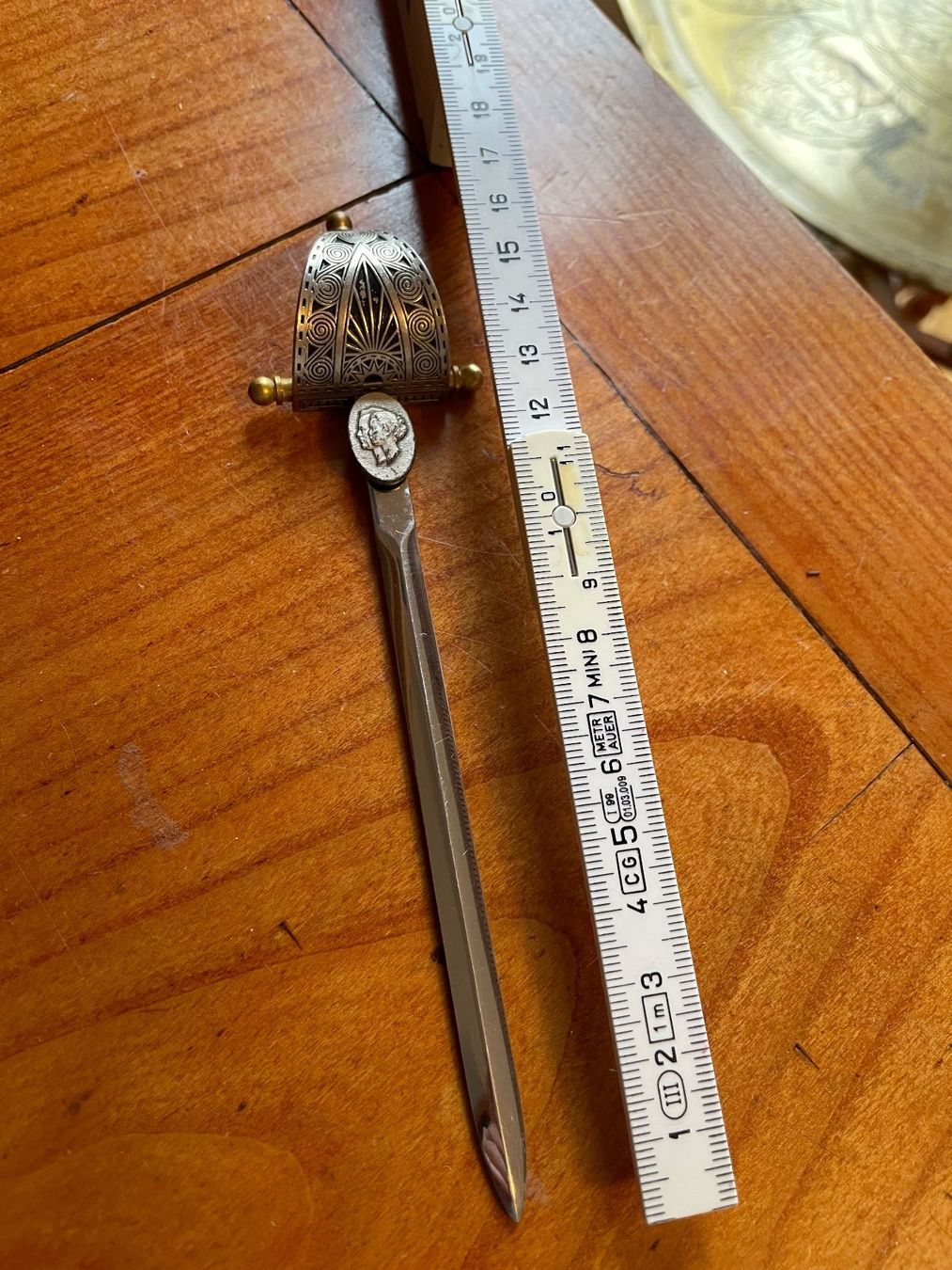 Altro materiale per ufficio: Coupe papier, ouvre lettres vintage, épée, inox – Usato da Lausanne venduto da Elpi2014