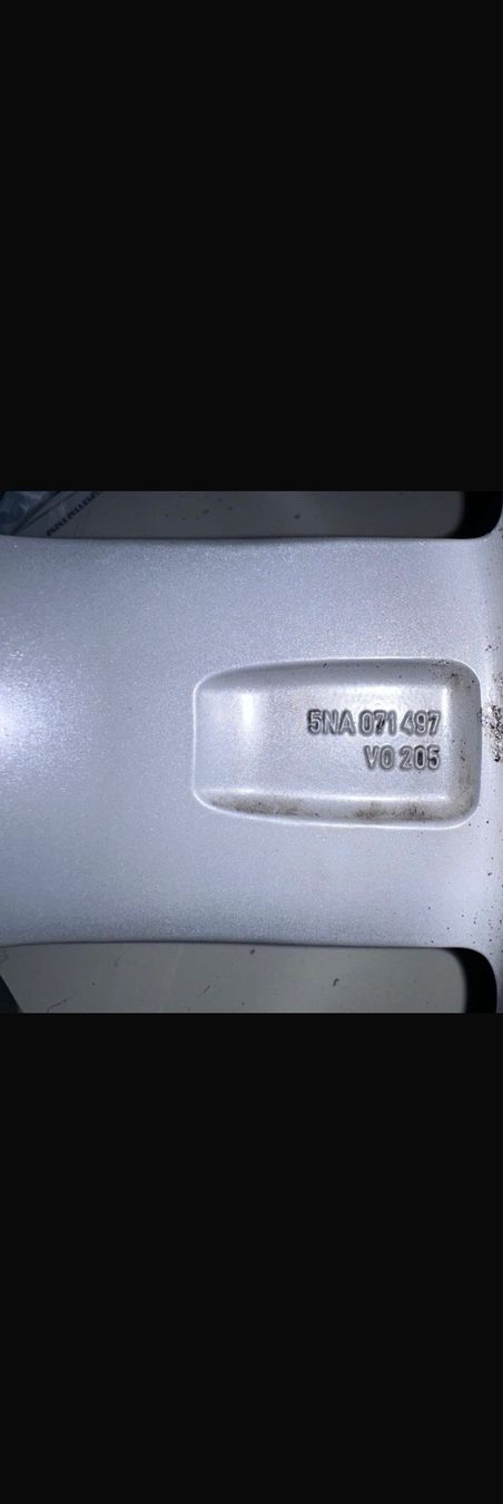 Volkswagen Pneumatici & Ruote complete: Kompletträder Winter VW, wie neu – Nuovo (secondo la descrizione) da Frick venduto da 01100110 4
