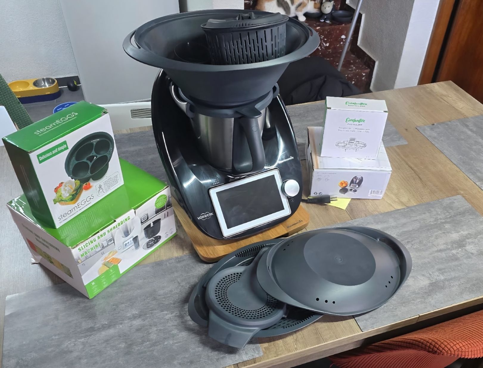 Thermomix Elettrodomestici da cucina: Thermomix TM6 Noir – Usato da Vuisternens-Ogoz venduto da dam_qd9c 1