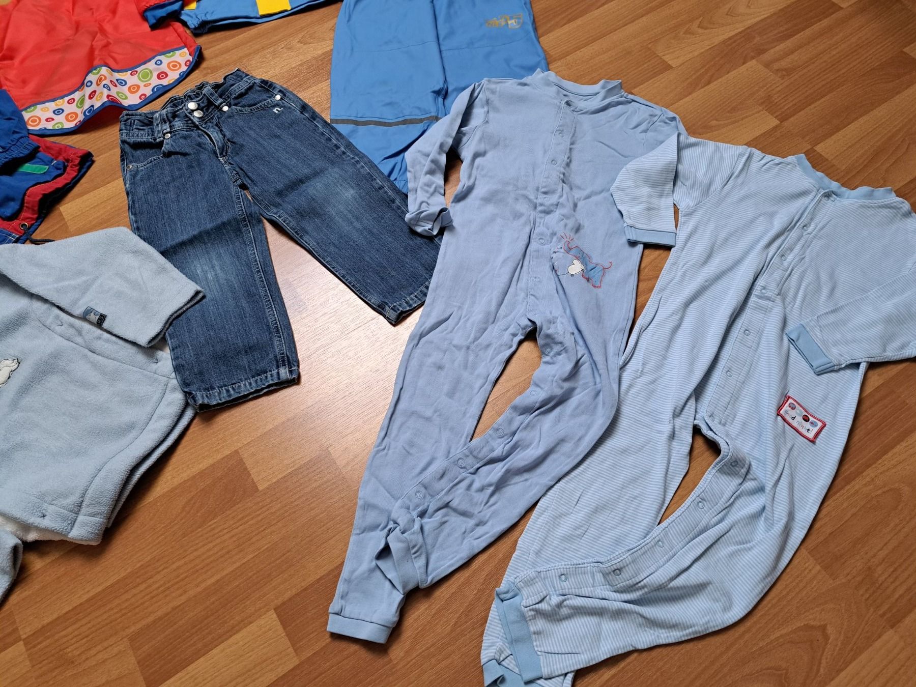 Lotti & Set di vestiti: Kleiderpaket 8-Teilig, Grösse 98 – Usato da Birrhard venduto da Pry 2