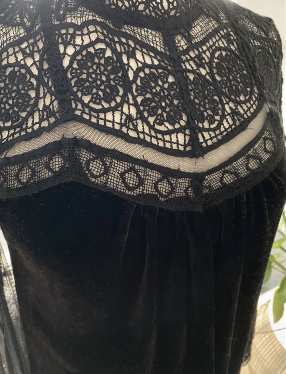 Zara Vestiti: Elegantes Samtkleid mit Spitze - Zara – Nuovo (secondo la descrizione) da Olten venduto da bir_k96n 1