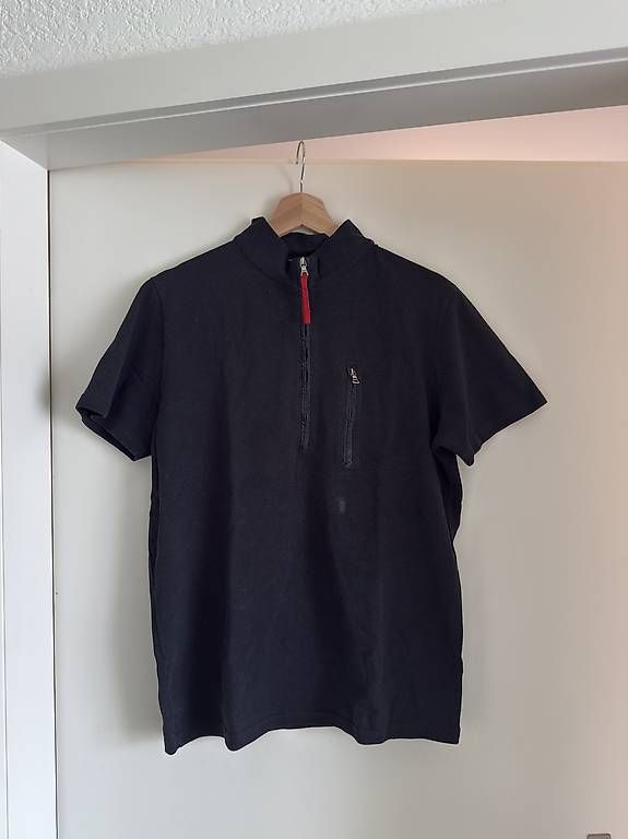 Prada Polo-Shirts: Prada Polshirt ORIGINAL Gr. M – Gebraucht aus Aesch BL von Jos_5tqs