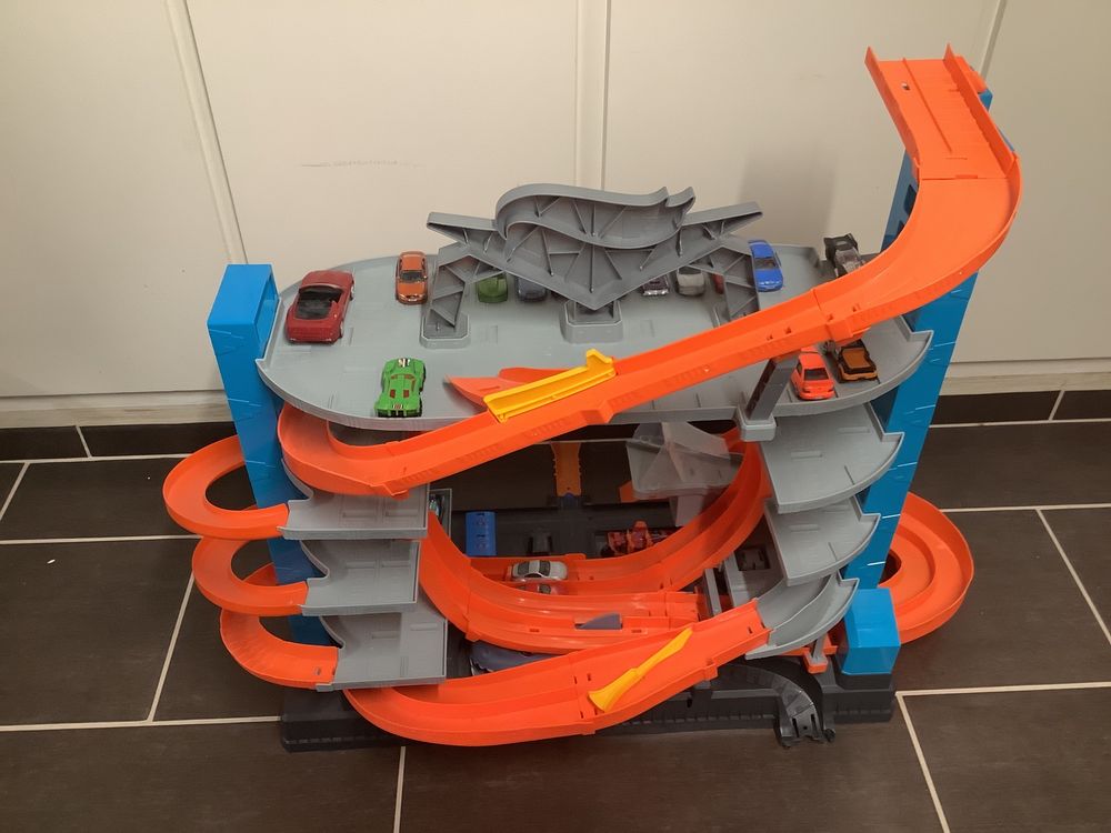 Hot Wheels Parkgarage Hai