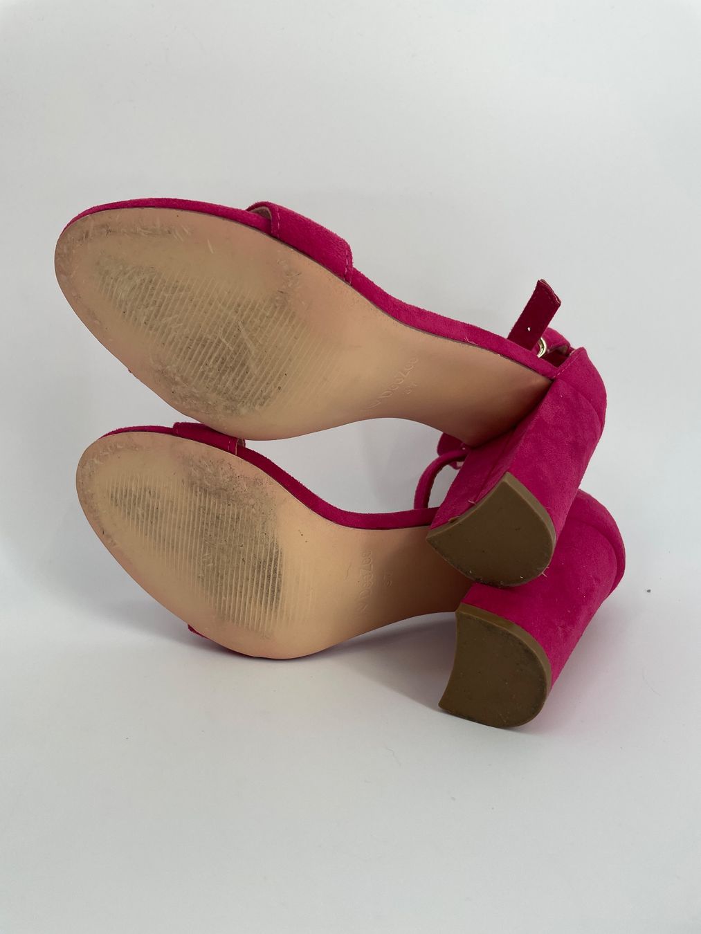 Scarpe da donna: Pinke Wildlederoptik Sandalen Gr. 37 mit Blockabsatz – Usato da Auenstein venduto da moin. 4