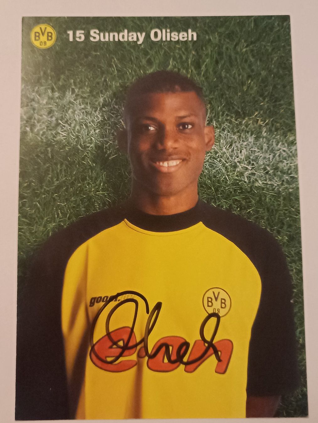 Autografi: Sunday Oliseh - Borussia Dortmund  Handsigniert – Usato da Menziken venduto da Artographs