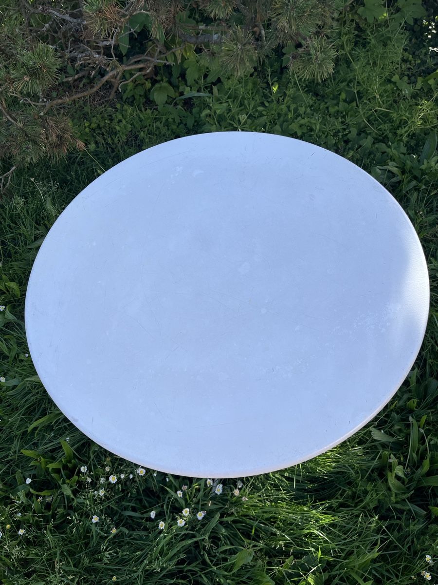 Tavoli: Ancienne Table ronde en métal – Usato da St. Prex venduto da Nikolletta 2