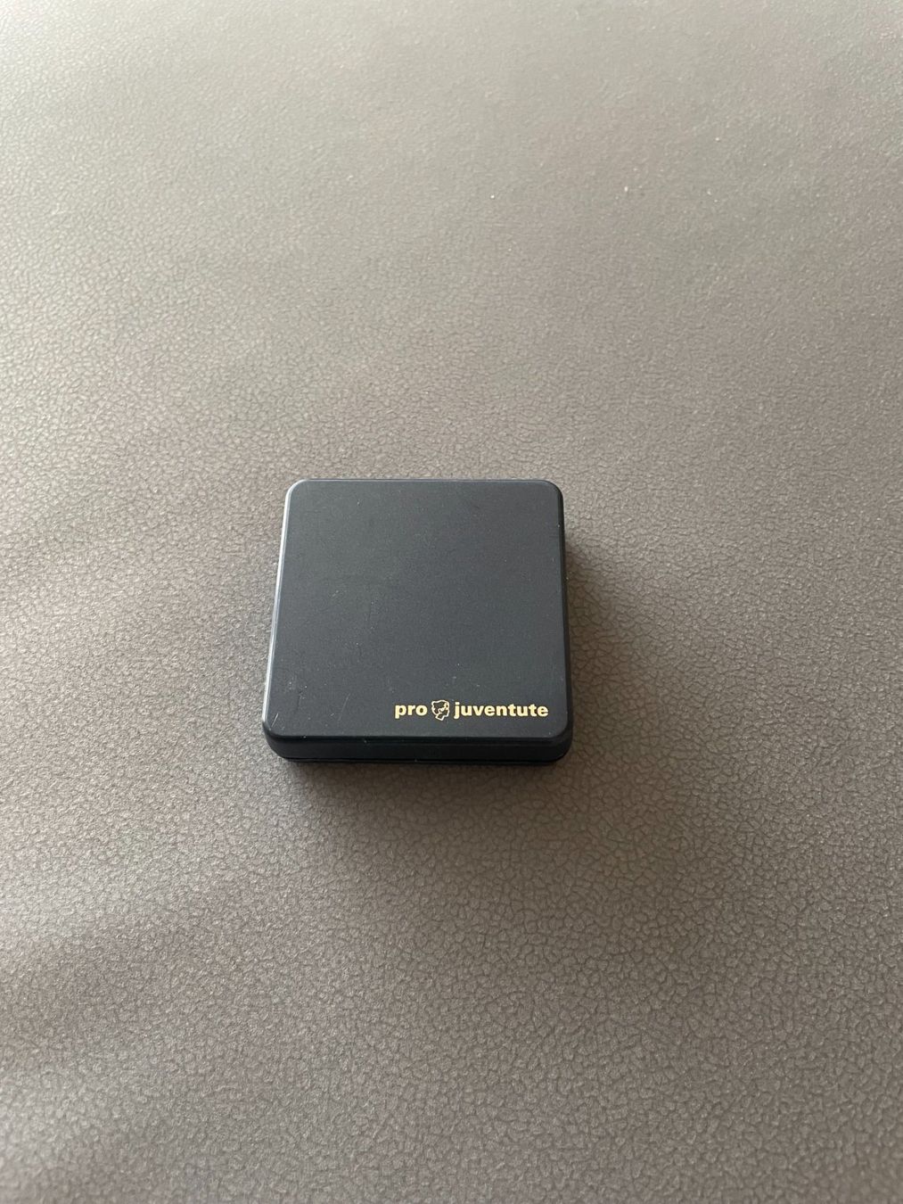 Placchette & Badge: Pin – Nuovo e nell'imballaggio originale da Buetschwil venduto da STME01 1