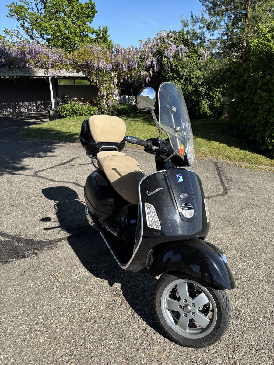 Vespa Scooter: Vespa Piaggio 250 GTS – Usato da Bänk (Dägerlen) venduto da Leica007 3