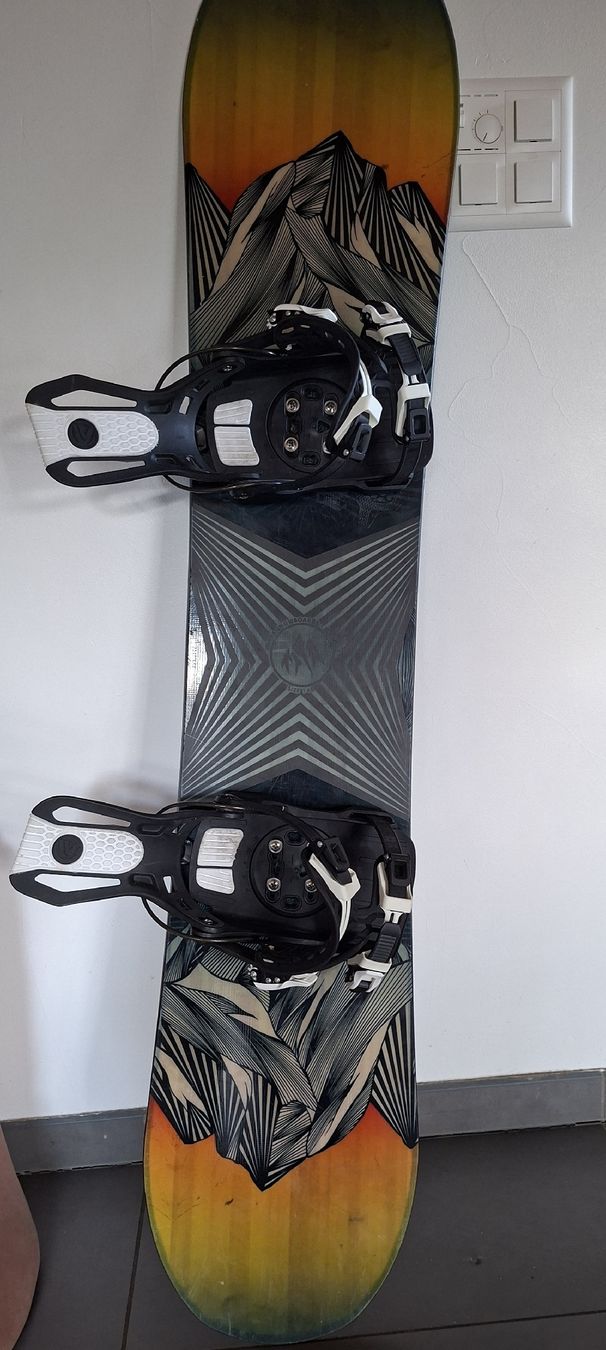 Jones Board: snowboard Jones prodigy – Usato da Savièse venduto da max_5kwm